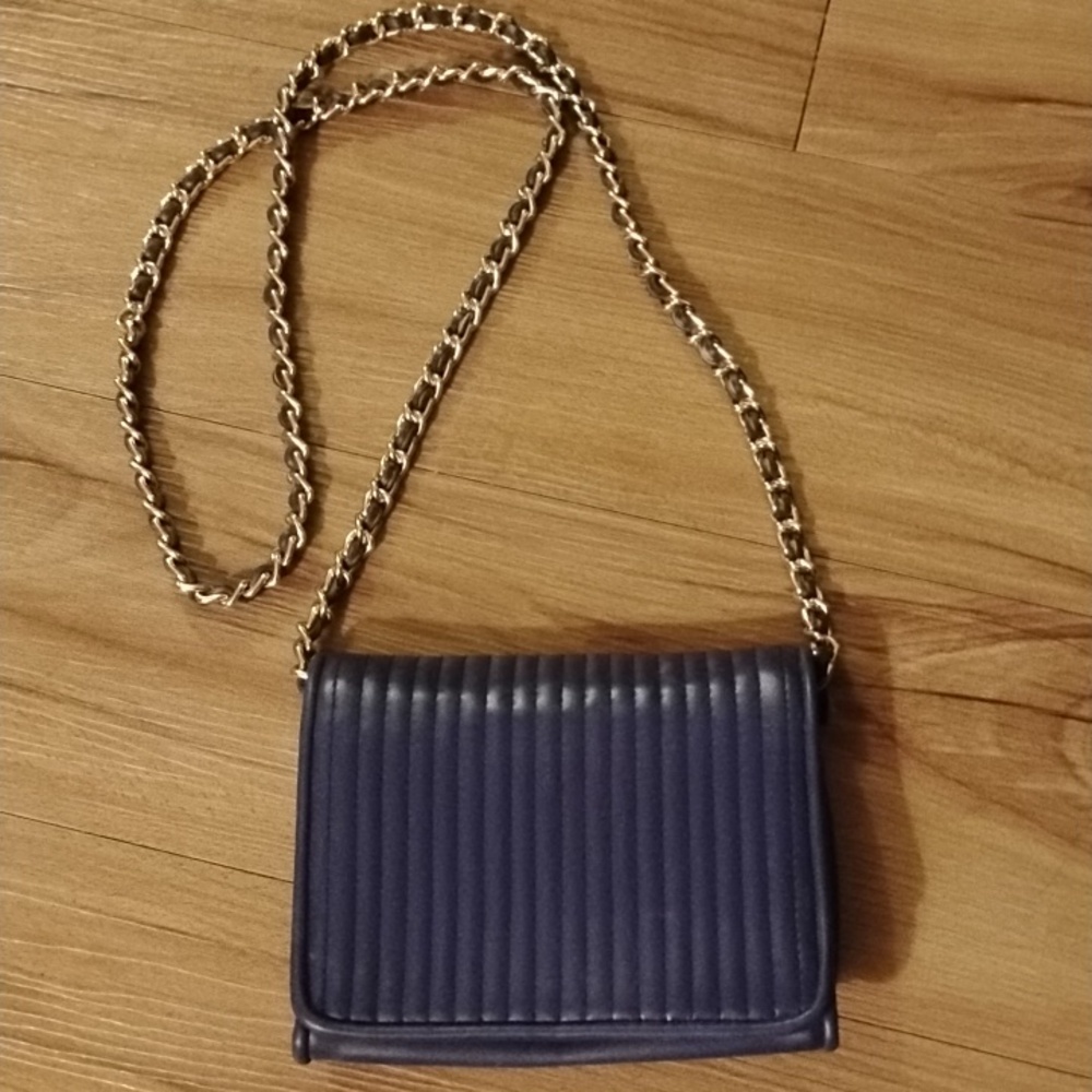 Amanda Smith Quilted Purple Crossbody with Gold Chain Strap